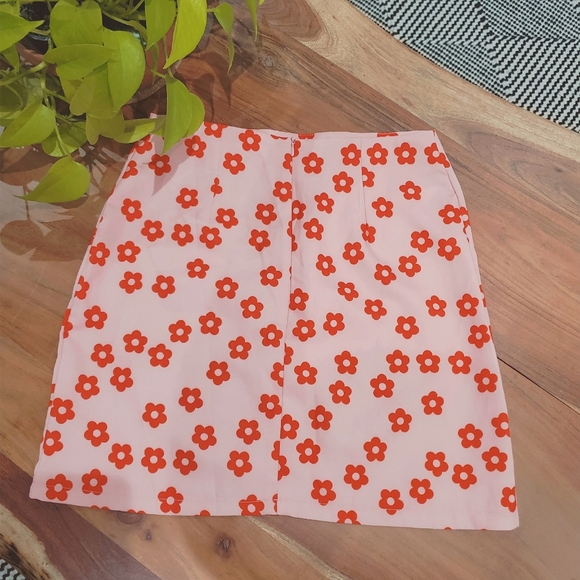 Vintage Red Daisy Mini Skirt 70's Inspired - Picture 5 of 10